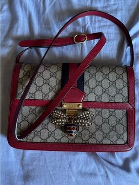 Gucci Beige GG Canvas Crossbody with Red Trim and Bee Motif